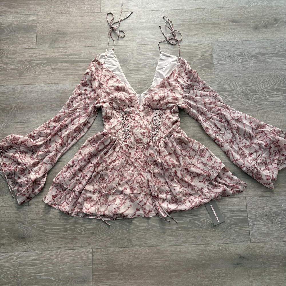 NWT Missguided Womens Pink Floralâ Lace-Up Detail Ruffle Hem Mini Dress Size L